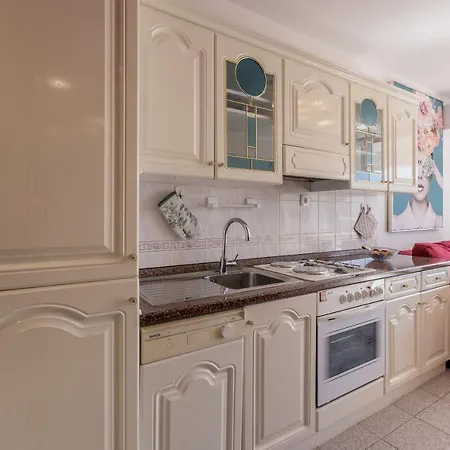 Desert Rose Apartment Split